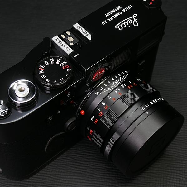 Funleader Contax G 45/2 lens and Leica (Pic: Funleader)