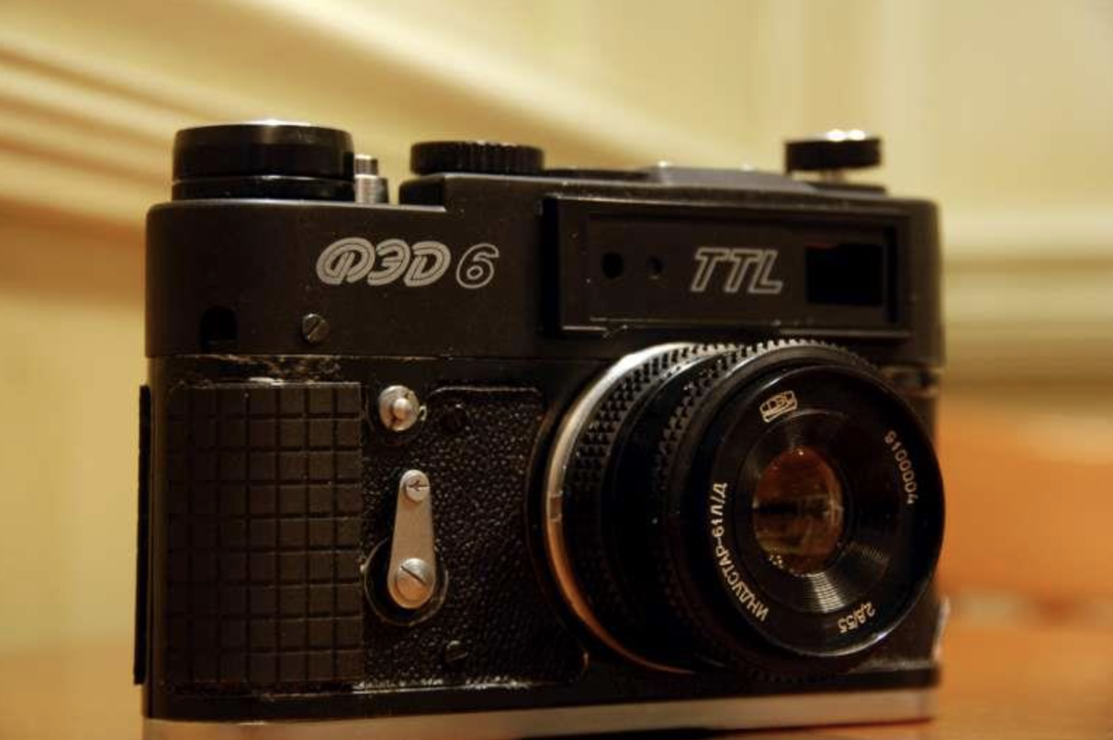 FED-6TTL and lens (Pic: William Parkinson via USSRPhoto.com)